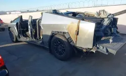Elon Musk yine bir çılgınlık peşinde: Havaya uçan Cybertruck’a yeniden hayat verecek