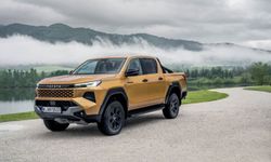 Land Cruiser özellikleriyle Yeni Toyota Hilux hibrit motoruyla Ağustos'ta Türkiye'de!..