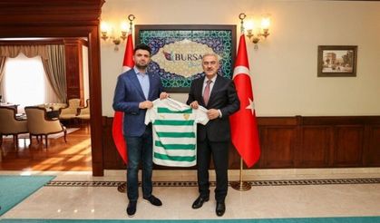 YÜKSELEN BURSASPOR’A ŞEHRİN EN BÜYÜK GÜCÜ: BİRLİK VE DAYANIŞMA