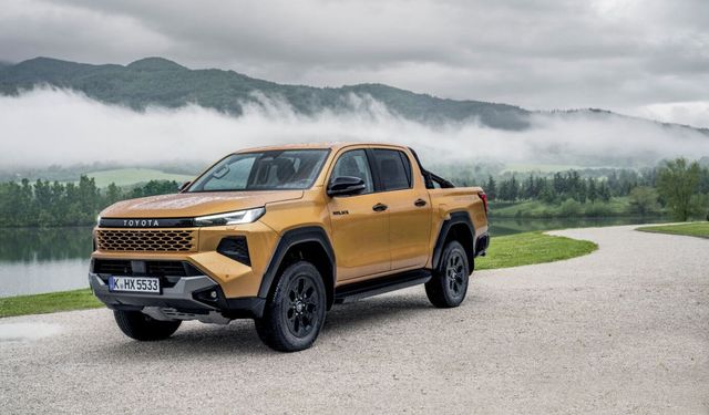 Land Cruiser özellikleriyle Yeni Toyota Hilux hibrit motoruyla Ağustos'ta Türkiye'de!..