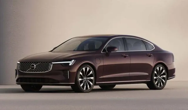 Volvo, sedan ve station wagon'larını geri getirebilir!