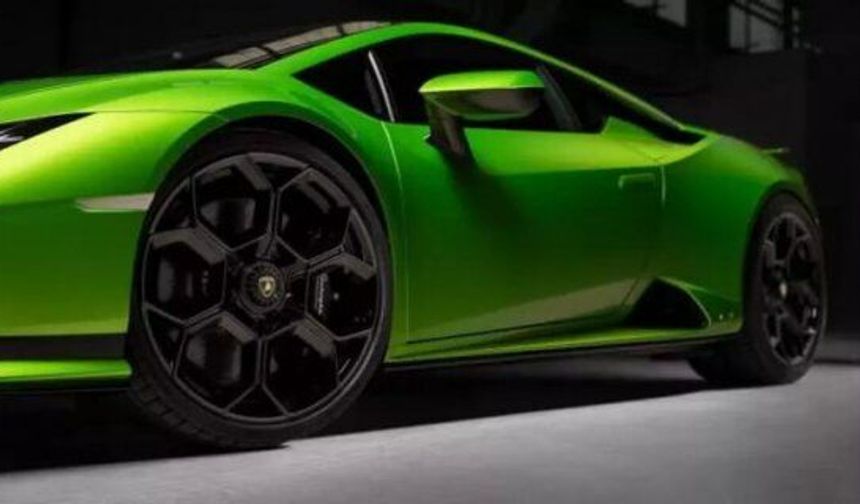 Lamborghini'nin ilk hibrit modeli ortaya çıktı