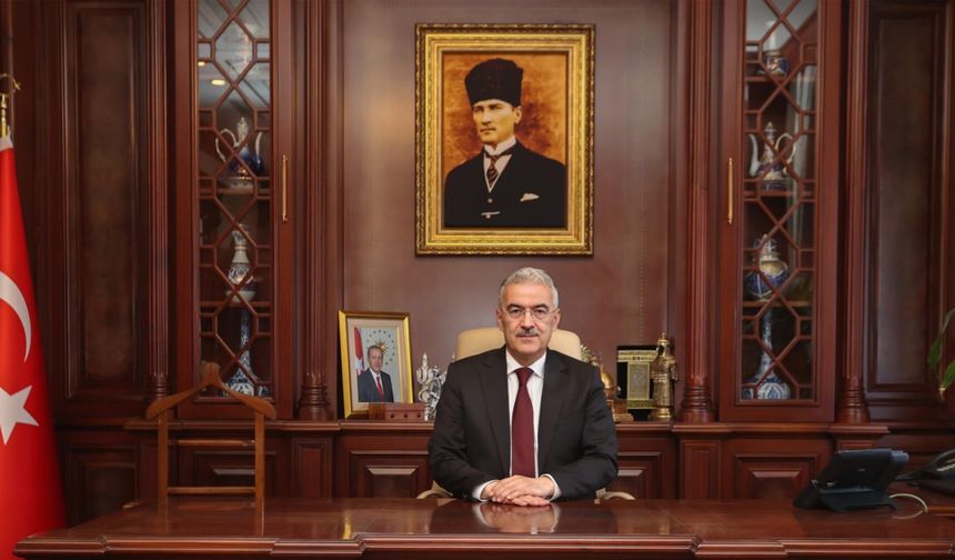 VALİ EROL AYYILDIZ: "İLKELİ VE TARAFSIZ BASIN, TOPLUMUN EN BÜYÜK GÜCÜDÜR"