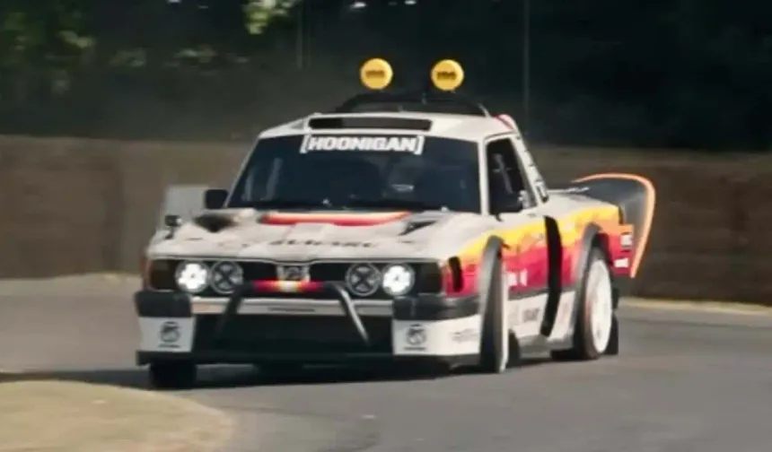 Travis Pastrana, 670 beygirlik Subaru'su ile Goodwood’u yarıp geçti!
